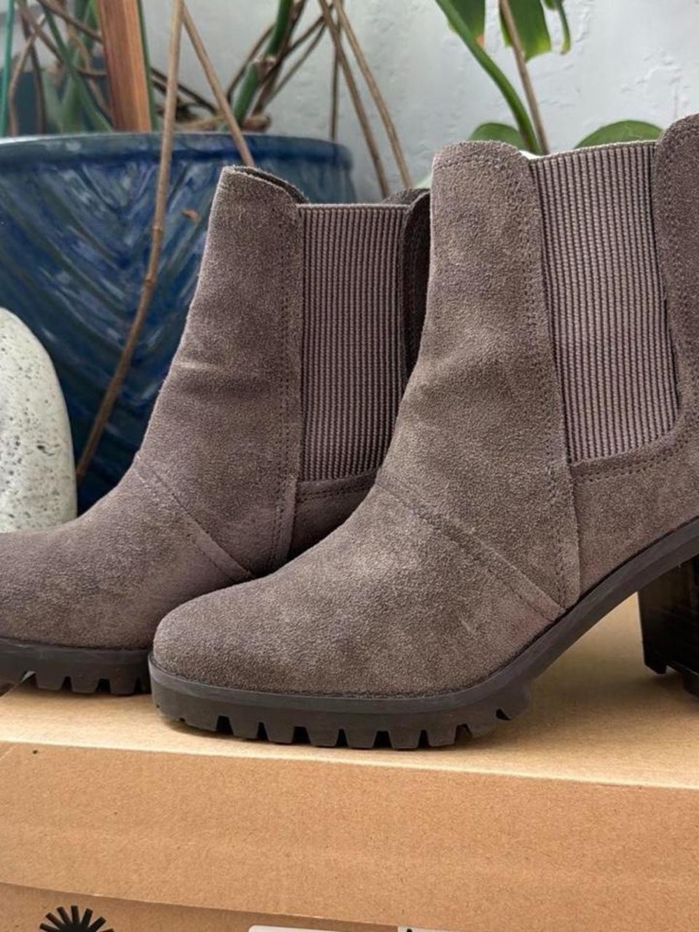 UGG Women's Suede Chelsea Ankle Boots in Taupe